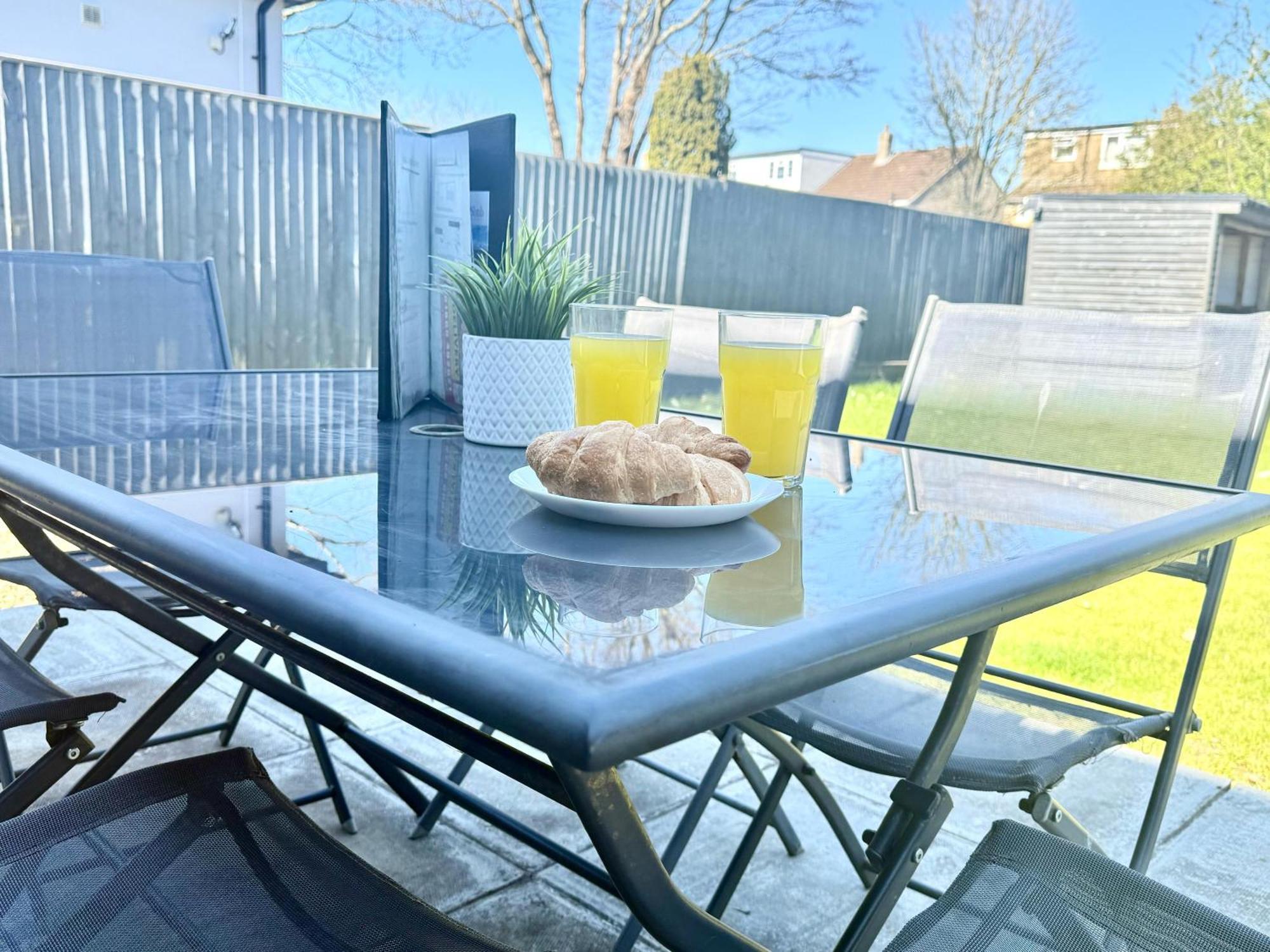 Evergreen Lodge - Two Bed Lux Flat - Parking, Garden, Patio, Wifi, Netflix - Close To Blenheim Palace & Oxford - F3 Kidlington Exterior foto